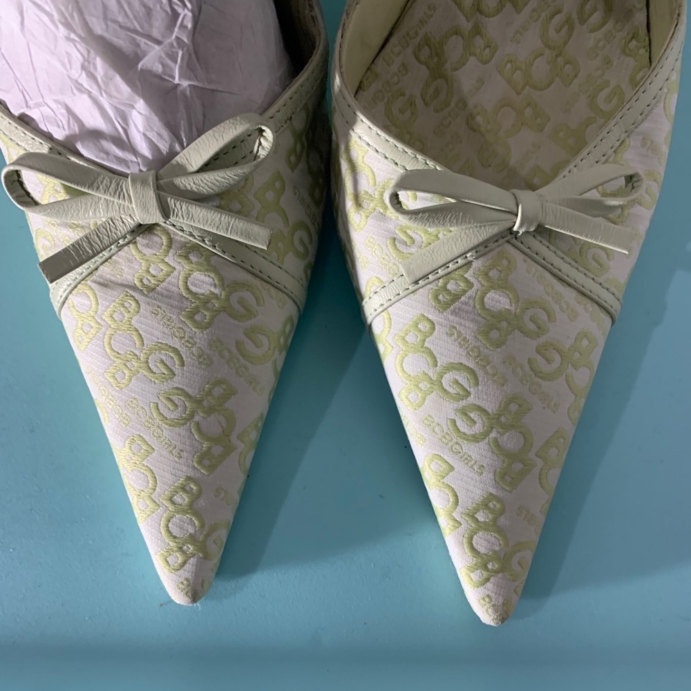 VINTAGE MINT LOGO MONOGRAM BCBG STILETTOS - Picture 11 of 14